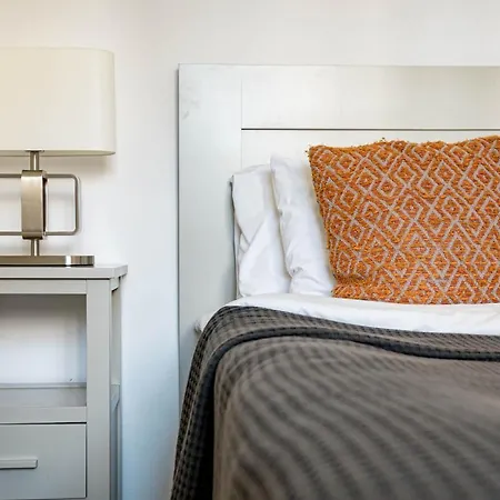 Fa - Fabulous Apartment With In And Outdoor Pool *